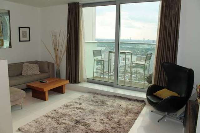  Image of 1 bedroom Flat to rent in Pan Peninsula Square London E14 at Canary Wharf, E14 9HL