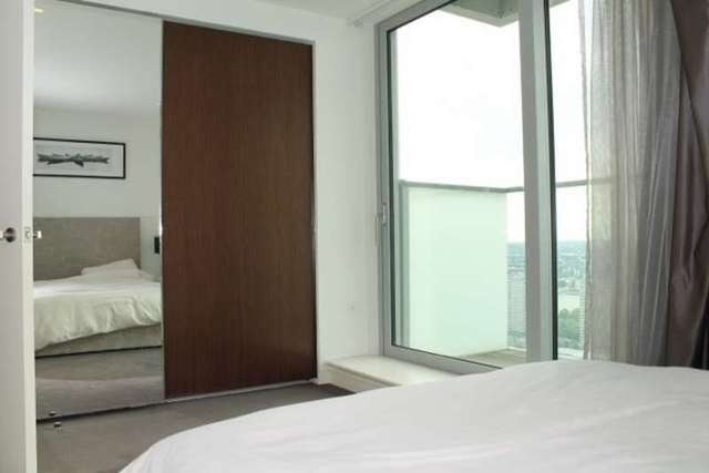  Image of 1 bedroom Flat to rent in Pan Peninsula Square London E14 at Canary Wharf, E14 9HL