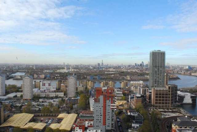  Image of 1 bedroom Flat to rent in Pan Peninsula Square London E14 at Canary Wharf, E14 9HL