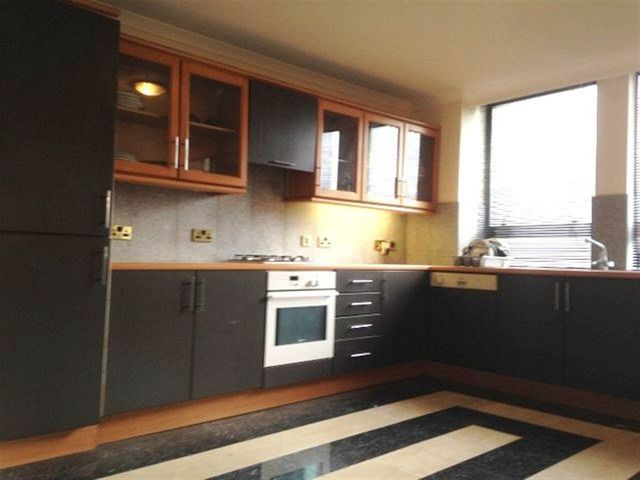  Image of 2 bedroom Flat to rent in Lorne Road London N4 at 111 Park Road  Marylebone, NW8 7JL