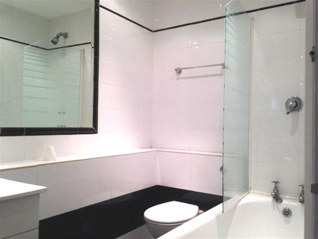  Image of 2 bedroom Flat to rent in Lorne Road London N4 at 111 Park Road  Marylebone, NW8 7JL
