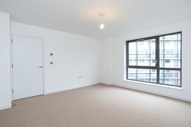  Image of 2 bedroom Flat to rent in Stebondale Street London E14 at Parkside Quarter  London, E14 3BX