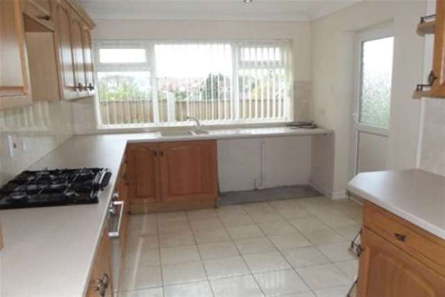  Image of 3 bedroom Semi-Detached house to rent in Patricia Drive Arnold Nottingham NG5 at Nottingham, NG5 8EH
