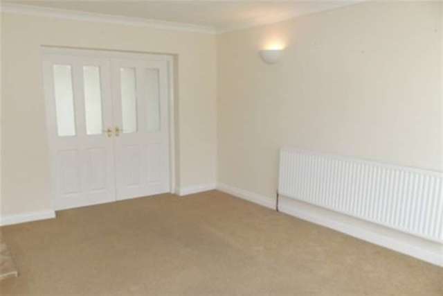  Image of 3 bedroom Semi-Detached house to rent in Patricia Drive Arnold Nottingham NG5 at Nottingham, NG5 8EH