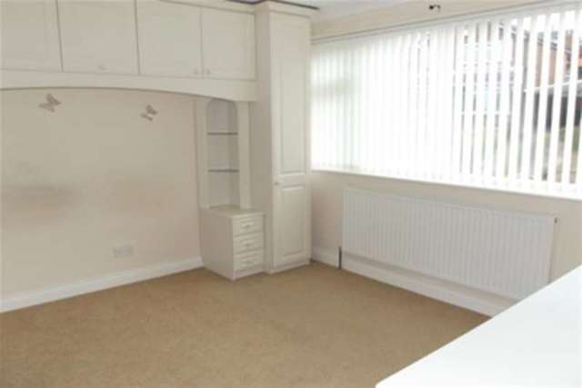  Image of 3 bedroom Semi-Detached house to rent in Patricia Drive Arnold Nottingham NG5 at Nottingham, NG5 8EH