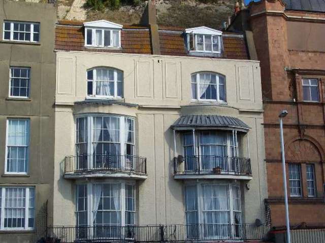  Image of 2 bedroom Flat to rent in Pelham Place Hastings TN34 at Hastings Hastings, TN34 3AD