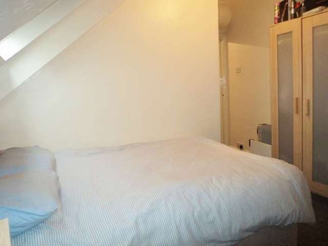  Image of 1 bedroom Flat to rent in Penarth Road Cardiff CF11 at Penarth Road Grangetown Cardiff, CF11 6FR