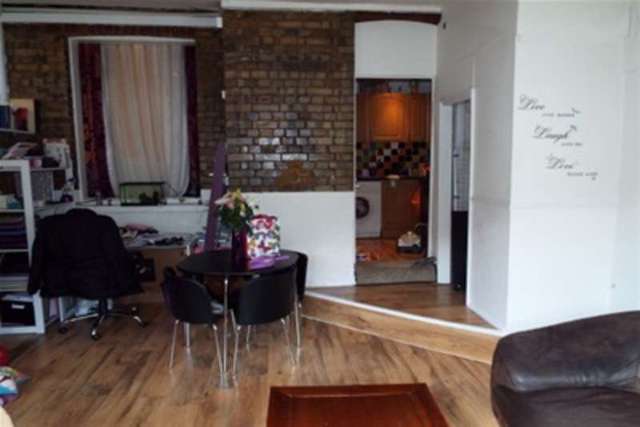 Image of 1 bedroom Flat to rent in Percy Road London N12 at London, N12 8BT