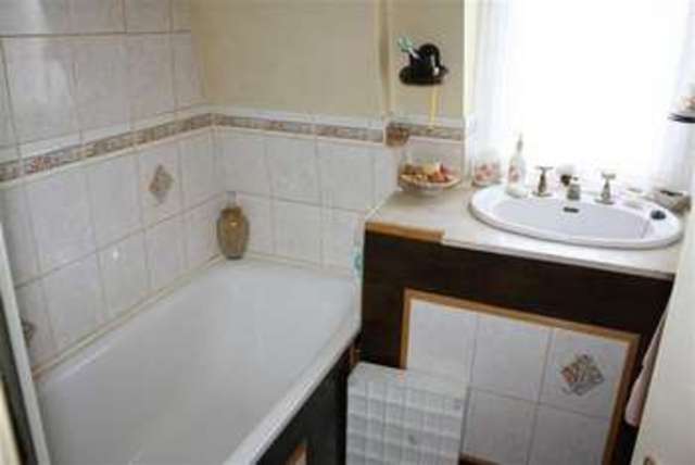  Image of 3 bedroom Property for sale in Peters Path London SE26 at Peters Path Sydenham Sydenham, SE26 6LD
