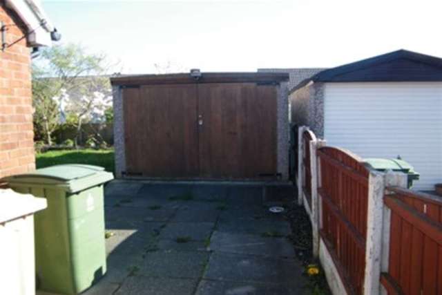  Image of 2 bedroom Bungalow to rent in Pickford Avenue Little Lever Bolton BL3 at Bolton, BL3 1PN
