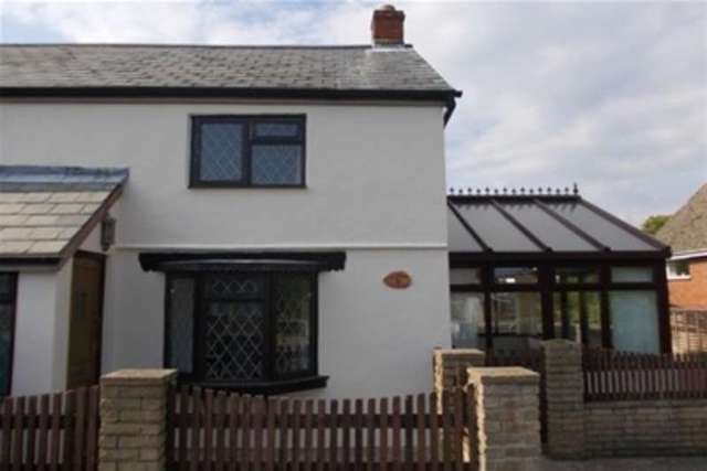  Image of 2 bedroom Semi-Detached house to rent in Bull Hill Pilley Lymington SO41 at Lymington, SO41 5RA