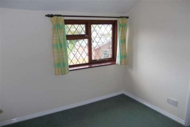  Image of 2 bedroom Semi-Detached house to rent in Bull Hill Pilley Lymington SO41 at Lymington, SO41 5RA