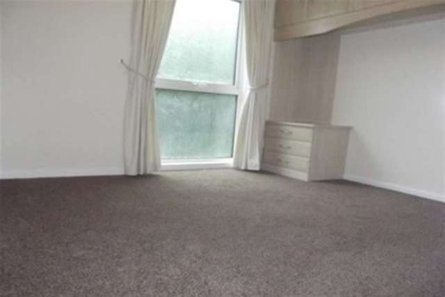  Image of 1 bedroom Flat to rent in Woodpecker Mount Pixton Way Croydon CR0 at Croydon, CR0 9JD