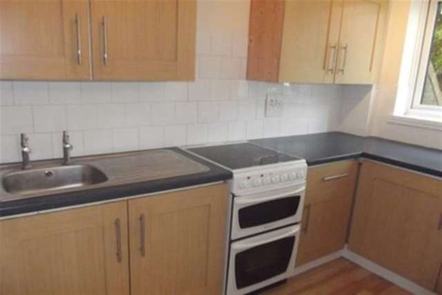  Image of 1 bedroom Flat to rent in Woodpecker Mount Pixton Way Croydon CR0 at Croydon, CR0 9JD