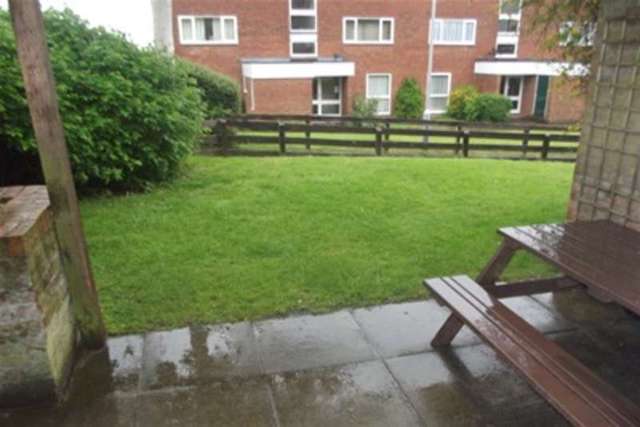  Image of 1 bedroom Flat to rent in Woodpecker Mount Pixton Way Croydon CR0 at Croydon, CR0 9JD