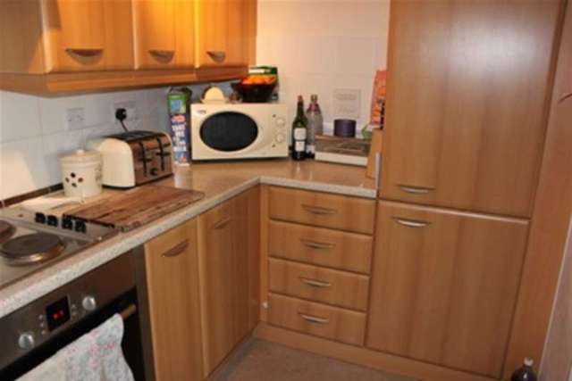  Image of 2 bedroom Flat to rent in Athelstan Road Winchester SO23 at Winchester, SO23 7GA