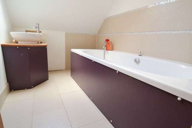  Image of 5 bedroom Detached house for sale in Parkers Close Ringwood BH24 at Parkers Close  Ringwood, BH24 1SD