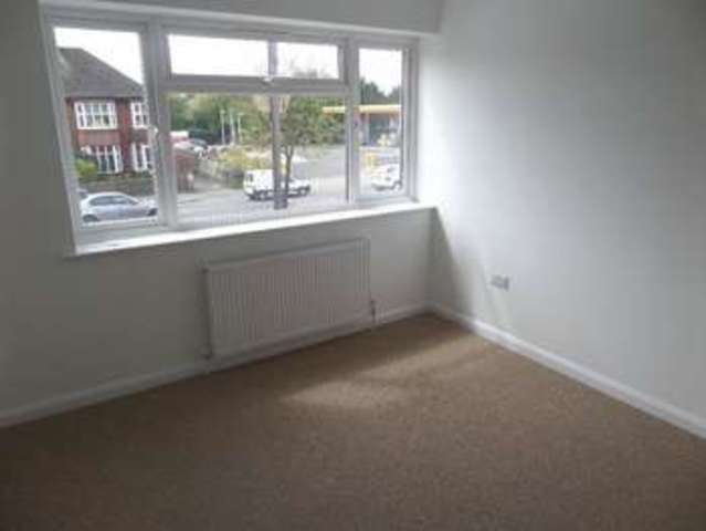  Image of 1 bedroom Flat to rent in Prince Avenue Southend-on-Sea SS2 at Prince Avenue  Southend-On-Sea, SS2 6RL
