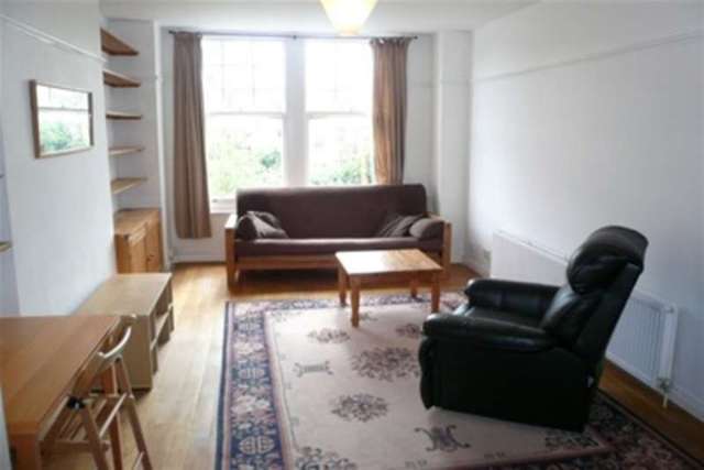  Image of 2 bedroom Flat to rent in Princes Avenue London N10 at London, N10 3LS