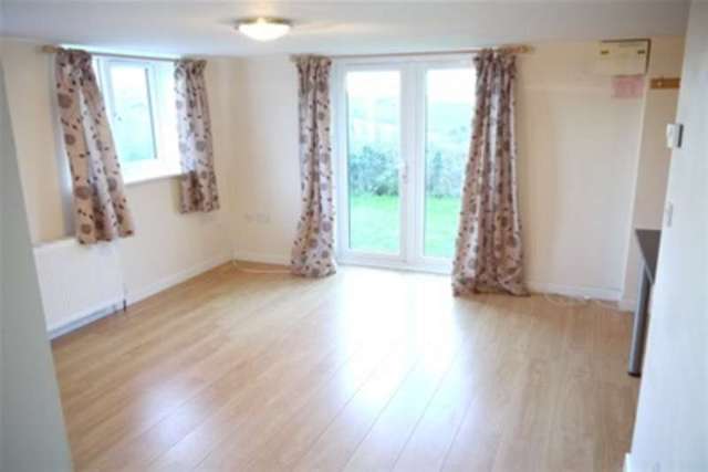  Image of 1 bedroom Flat to rent in Probus Truro TR2 at Truro, TR2 4LS