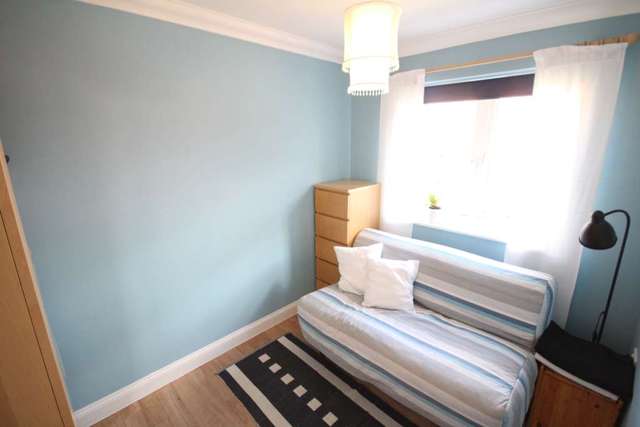  Image of 4 bedroom Terraced house for sale in Prothero Close Aylesbury HP21 at Prothero Close  Aylesbury, HP21 9EU