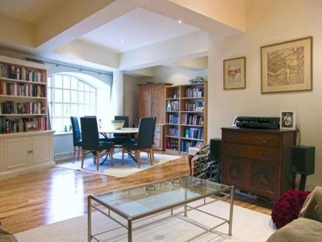  Image of 2 bedroom Flat to rent in Wapping High Street London E1W at 135 Wapping High Street  Wapping, E1W 3NH