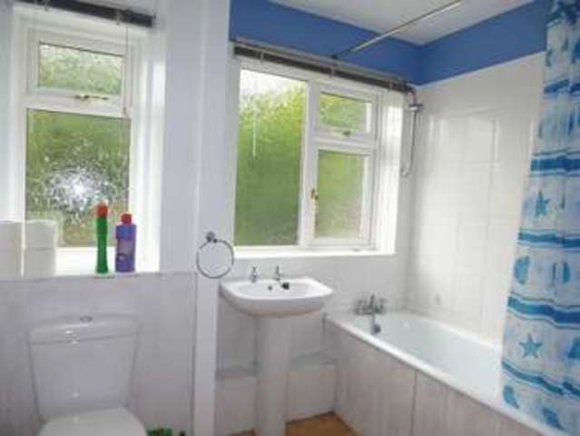  Image of 2 bedroom Flat to rent in Ramsey Close Barlaston Stoke-on-Trent ST12 at Ramsey Close Barlaston Stoke-On-Trent, ST12 9BS