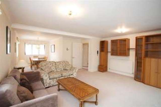  Image of 2 bedroom Apartment to rent in Ray Park Road Maidenhead SL6 at Maidenhead Berkshire Maidenhead, SL6 8UP