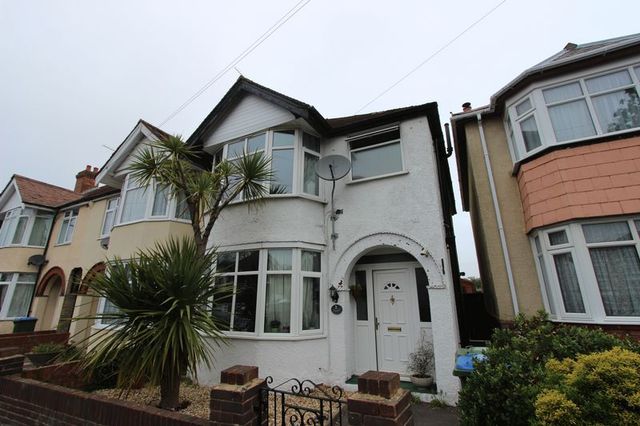  Image of 3 bedroom Terraced house for sale in Stanton Road Southampton SO15 at Stanton Road Regents Park Southampton, SO15 4HE