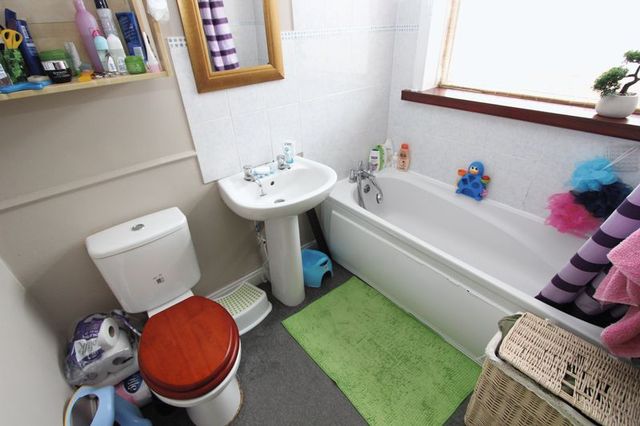  Image of 3 bedroom Terraced house for sale in Stanton Road Southampton SO15 at Stanton Road Regents Park Southampton, SO15 4HE
