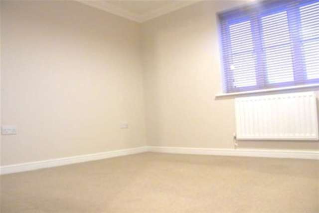  Image of 2 bedroom Detached house to rent in Ridgewell Avenue Chelmsford CM1 at Chelmsford, CM1 2GA