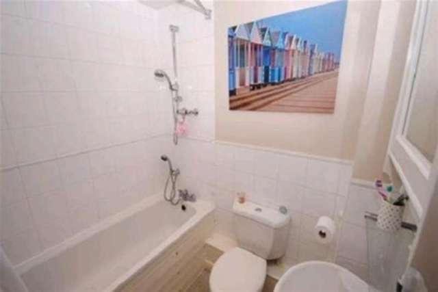  Image of 2 bedroom Detached house to rent in Ridgewell Avenue Chelmsford CM1 at Chelmsford, CM1 2GA