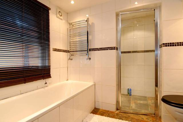  Image of 1 bedroom Ground Flat to rent in Rockley Road London W14 at Rockley Road  London, W14 0BT