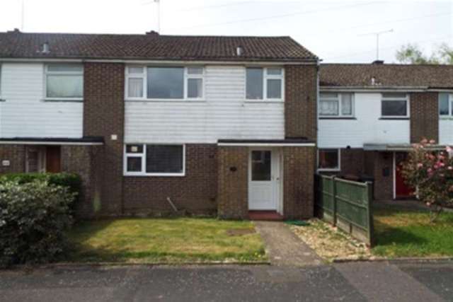  Image of 3 bedroom Terraced house to rent in Beverley Gardens Romsey SO51 at Romsey, SO51 7TA