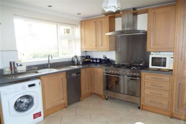  Image of 3 bedroom Terraced house to rent in Beverley Gardens Romsey SO51 at Romsey, SO51 7TA