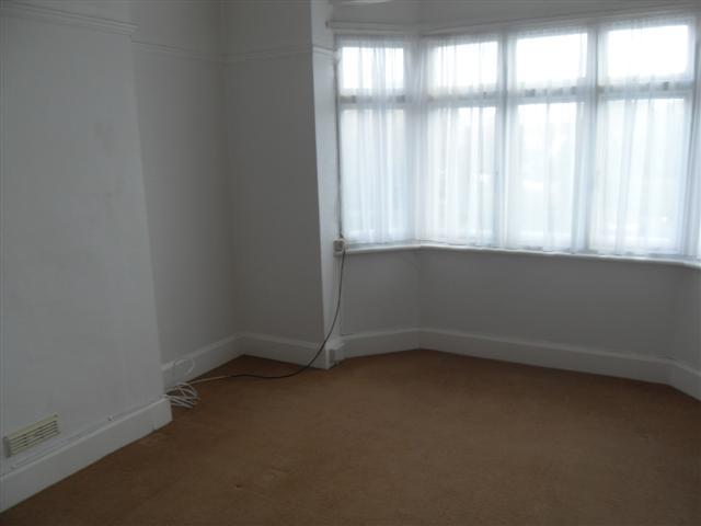  Image of 1 bedroom Flat to rent in Rose Walk Goring-by-Sea Worthing BN12 at Worthing, BN12 4AU