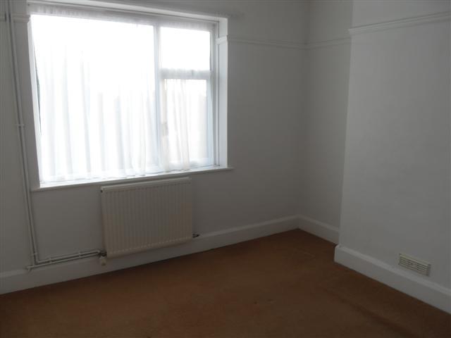  Image of 1 bedroom Flat to rent in Rose Walk Goring-by-Sea Worthing BN12 at Worthing, BN12 4AU