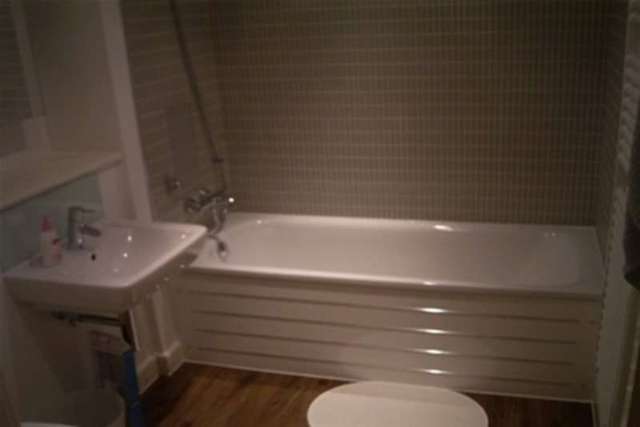  Image of 2 bedroom Flat to rent in Hereford Road London E3 at London, E3 2FQ