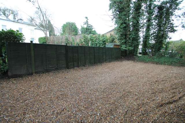  Image of 1 bedroom Apartment for sale in Roughdown Villas Road Hemel Hempstead HP3 at Roughdown Villas Road  Hemel Hempstead, HP3 0AX
