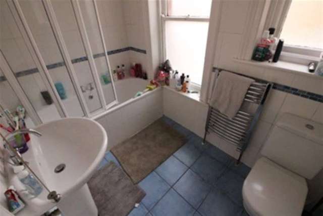  Image of 4 bedroom Maisonette to rent in Sanderson Road Jesmond Newcastle upon Tyne NE2 at Newcastle upon Tyne, NE2 2DR