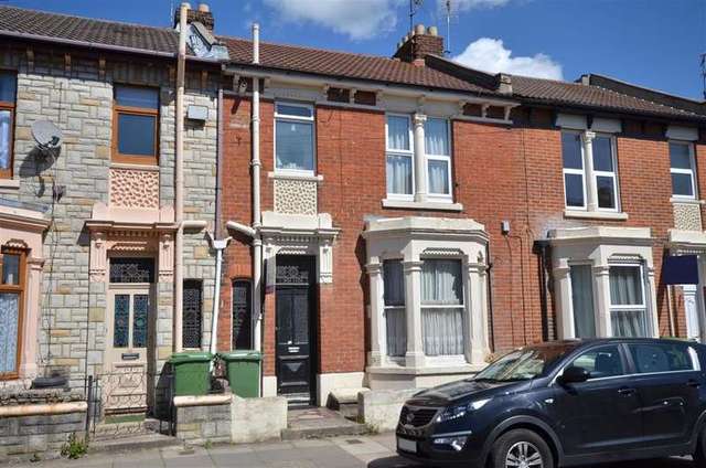  Image of 1 bedroom Flat for sale in Sandringham Road Portsmouth PO1 at Portsmouth Hampshire Portsmouth, PO1 5DJ