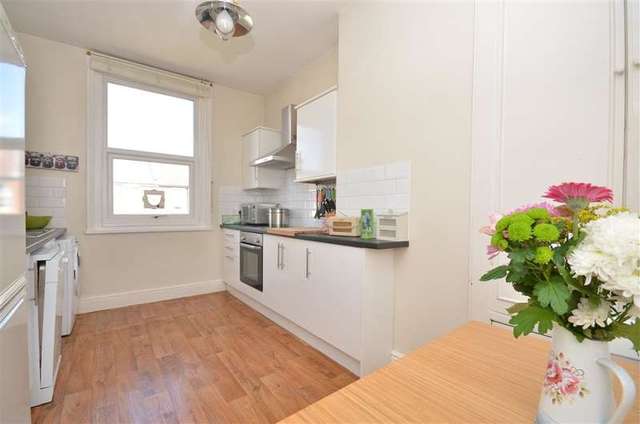  Image of 1 bedroom Flat for sale in Sandringham Road Portsmouth PO1 at Portsmouth Hampshire Portsmouth, PO1 5DJ