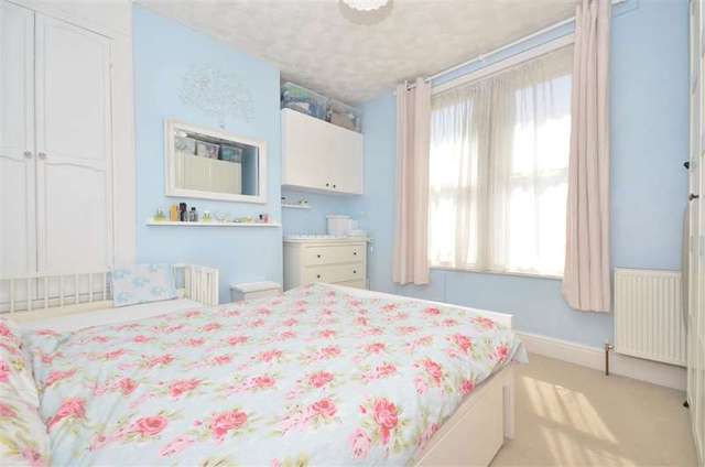  Image of 1 bedroom Flat for sale in Sandringham Road Portsmouth PO1 at Portsmouth Hampshire Portsmouth, PO1 5DJ