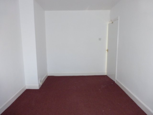  Image of 3 bedroom Property to rent in Sarehole Road Hall Green Birmingham B28 at SAREHOLE ROAD  HALL GREEN, BIRMINGHAM, B28 8DT