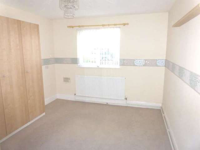  Image of 1 bedroom Flat for sale in Seabank Court Porthcawl CF36 at Porthcawl  Porthcawl, CF36 3AQ