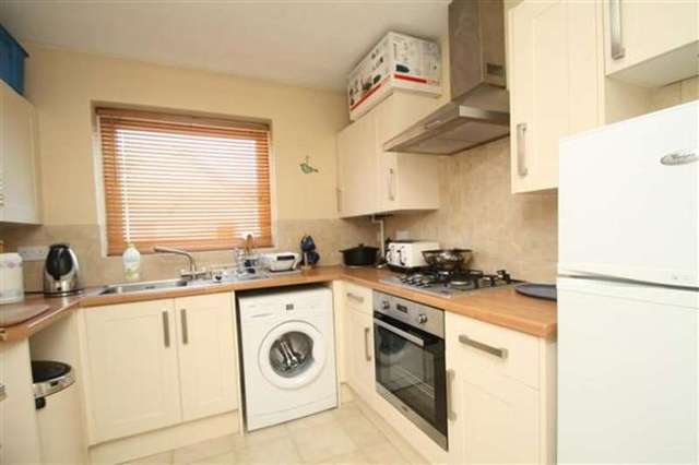  Image of 2 bedroom Flat for sale in Shakespeare Road Worthing BN11 at Worthing, BN11 4AR