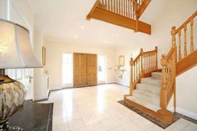  Image of 6 bedroom Detached house to rent in Shrubbs Hill Lane Ascot SL5 at Shrubbs Hill Lane  Sunningdale, SL5 0LD