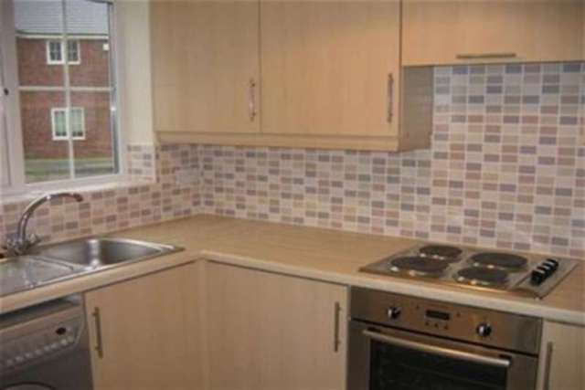  Image of 2 bedroom Flat to rent in Sidings Court Warrington WA1 at Warrington, WA1 3FY