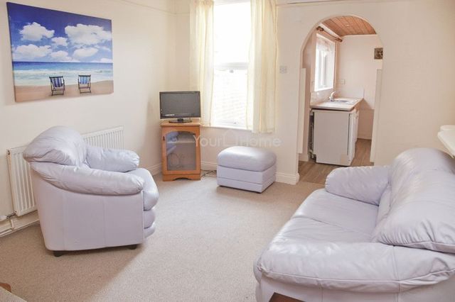  Image of 3 bedroom Terraced house to rent in Sincil Bank Lincoln LN5 at Sincil Bank  Lincoln, LN5 7TG