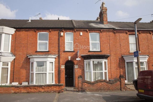  Image of 3 bedroom Terraced house to rent in Sincil Bank Lincoln LN5 at Sincil Bank  Lincoln, LN5 7TG